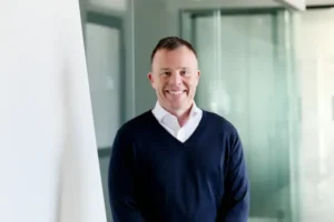 WELCOME BACK NEWS: Everton FC C.E.O Angus kinnear has finally return back after he was departed from Everton FC.... see more - Blog 