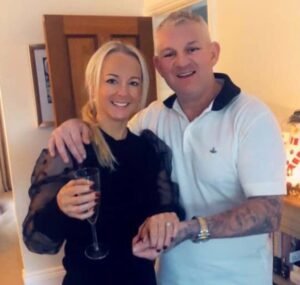 SHOCKING News:Hull city Legendary Dean windass confirmed that his wife Kerry was been Sleeping with the H….see more - Uncategorize 