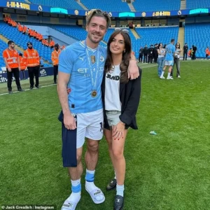 BOMBSHELL ANNOUNCEMENT: Everton FC legend player jack grealish (attacking midfielder) has caught his wife red handed sleeping with another.... see more - Uncategorize 