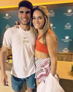 BOMBSHELL ANNOUNCEMENT: Everton FC legend player Carlos Alcatraz (midfielder) has vowel to break up with his wife if she doesn't.... see more - Uncategorize 