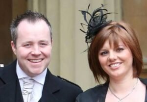 BOMBSHELL ANNOUNCEMENT: Snooker legend player John higgins has finally divorce his wife for been.... see more - Uncategorize 