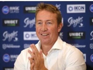 GOOD BYE SAD:Sydney rooter head coach Trent Robinson has officially Announced his Departure from the team following his recent……see more - Uncategorize 