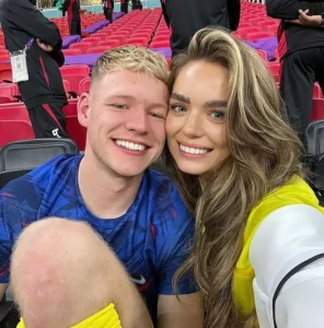 BOMBSHELL ANNOUNCEMENT: Newcastle united goalkeeper Aaron Ramsdale has beaten his wife Georgina to unconscious for insulting his biological.... see more - Uncategorize 