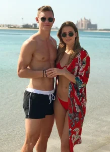 IT'S OVER BETWEEN US: Newcastle united FC defender Emil Krafth (RB) has caught his wife Lina red-handed sleeping with.... see more - Uncategorize 
