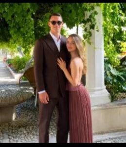 IT’S OVER BETWEEN US: Newcastle united FC defender Sven Botman has finally separated with his long-time partner Chana Kesselaar for…. see more - Uncategorize 