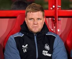 SHOCKING NEWS: Newcastle F.C  head coach Eddie Howe has been suspended for Sleeping with legendary R….see more - Blog 