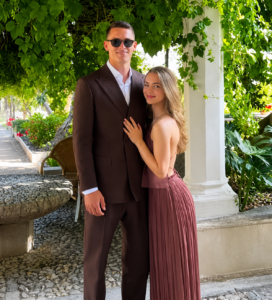 IT'S OVER BETWEEN US: Newcastle united FC defender Sven Botman has finally separated with his long-time partner Chana Kesselaar for.... see more - Uncategorize 
