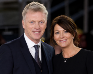 SHOCKING NEWS: Everton F.C Former head coach David Moyes confirmed that his wife Jane has been Sleeping with legendary R….see more - Blog 