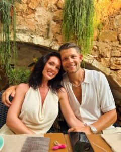 IT'S OVER BETWEEN US: Everton FC defender James Tarkowski has finally divorce his wife Samantha for.... see more - Uncategorize 