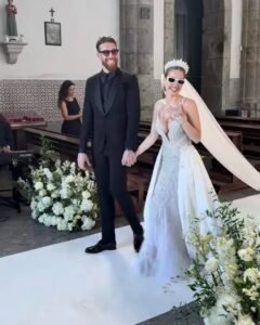 IT'S OVER BETWEEN US: Wolverhampton wanderers F.C goalkeeper José Sá (1) has finally separated with his wife Raquel Jacob for.... see more - Uncategorize 