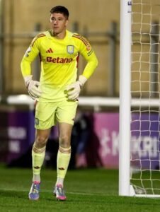 SHOCKING NEWS: Aston villa FC goalkeeper Ronnie Hollingshead has been officially sacked for disobeying.... see more - Uncategorize 