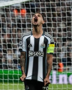 SHOCKING NEWS: Newcastle united FC midfielder Bruno Guimarães has scream and got fainted after been suspended for 5 years by his head coach with the following reasons.... see more | images-8-3-241x300 SHOCKING NEWS: Newcastle united FC midfielder Bruno Guimarães has scream and got fainted after been suspended for 5 years by his head coach with the following reasons.... see more - Uncategorize