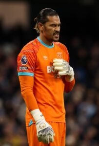 RETURN OF THE LEGEND: Wes Ham united FC goalkeeper Alphonse Aréola [5.7, 5.11] has finally return back to the club after he was departed from the club due to.... see more - Uncategorize 