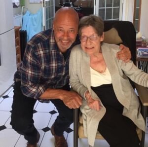 BOMBSHELL ANNOUNCEMENTS:Aston villa Legendary Paul McGrath Comfired That his X wife Caroline has been sleeping with the former.......see more - Uncategorize 