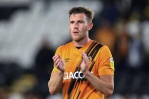 DEAL ACCEPTED:Hull city definelder Callum Elder agreed to a jaw dropping lucrative deal with Hull city worth €90.5M to become their new….see more - Blog 
