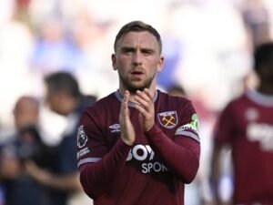 BREAKING NEWS:West ham united FC Jarrod Bowen the club captain has officially Renewed his contract until......see more - Uncategorize 