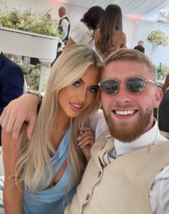 BREAKING NEWS:Hull city and entrie fans react shock as Oli McBurnie officially Announced his engagement with his partner Niamh Fitzgerald following their......see more - Uncategorize 