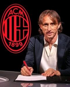 DEAL ACCEPTED: SWANSEA CITY CONFIRMS Luka Modrić Will NOT Retire and Signs a Deal Valid for ONE MORE YEAR, Staying with the Club - Uncategorize 