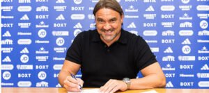 DEAL ACCEPTED:Leeds united head coach Daniel Farke just signed a contract with……see more - Uncategorize 