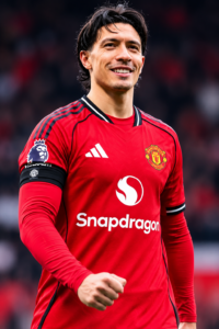 DEAL ACCEPTED: Lisandro Martínez Set to Sign Three-Year Manchester United Contract Extension - Uncategorize 