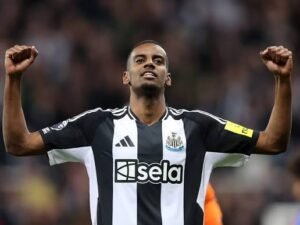 DEAL ACCEPTED: Newcastle United FC defender Sven Botman has finally signed a contract worth $50.5m with everton…. see more - Uncategorize 