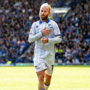 DEAL ACCEPTED: Sheffield Wednesday F.C. Captain Barry Bannan Stuns the Championship Community as He Signs a Record-Breaking Long-Term Contract with….see more - Uncategorize 