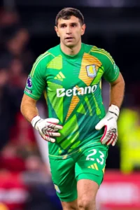 UNBELIEVABLE: Aston Villa FC Goalkeeper Emiliano Martínez Has just signed a new contract....see more | every-second-media-alamy-live-957690471-200x300 UNBELIEVABLE: Aston Villa FC Goalkeeper Emiliano Martínez Has just signed a new contract....see more - Uncategorize