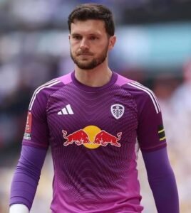 UNBELIEVABLE: leed united goalkeeper Lucas Perri has just desided to leave due to...see more - Uncategorize 